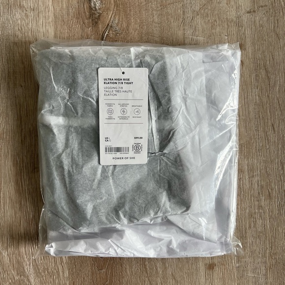 Athleta Elation 7/8 - Blk/Wht Legging - Picture 8 of 8